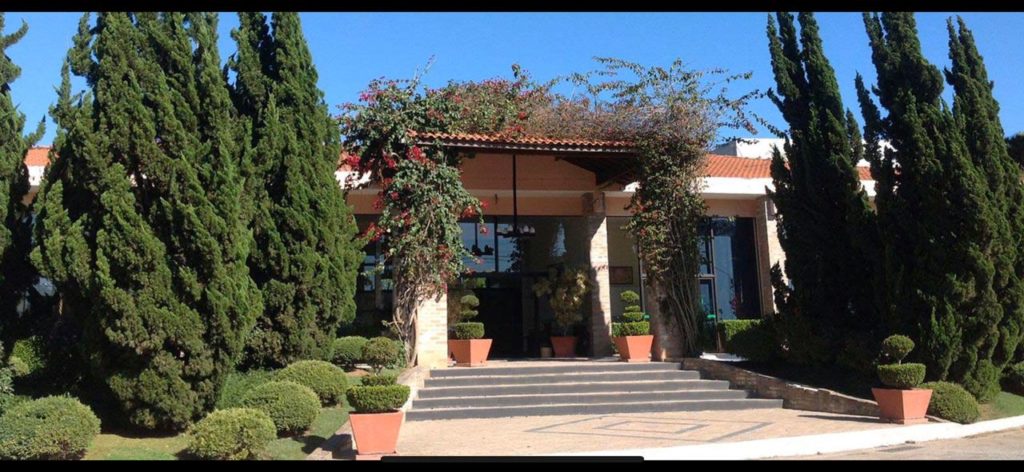 coroa de flores cemitério bosque da paz